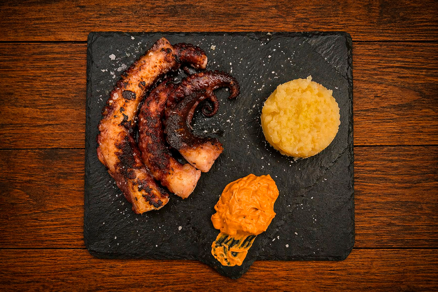 Pata de pulpo con puré de patata